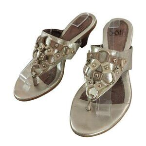 SOFFT! GOLDEN GENUINE LEATHER W/GOLD CHAINMAIL FRONT STACKED HEELS! SZ 6M